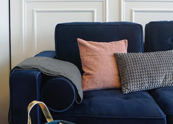 Blue Sunnyside - Location * Bucureşti