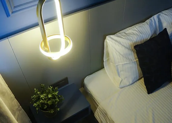 Blue Sunnyside - Location